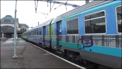 Quels sont les deux trains qui font la ligne Paris-Limoges-Toulouse ?