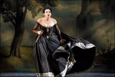 Fille du roi de Colchide, cette magicienne éperdument amoureuse de Jason, sera une meurtrière infanticide enragée. Qui est-elle ?