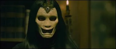 Lequel de ces personnages se cache sous ce masque ?