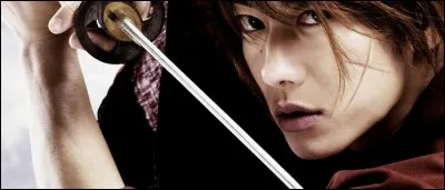 Complétez la phrase. 
La première cicatrice de Kenshin fut faite par ________________ avant qu'il ne le tue. La seconde cicatrice fut faite par ________________.