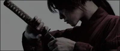 Quelle est la particularité du katana de Kenshin ?