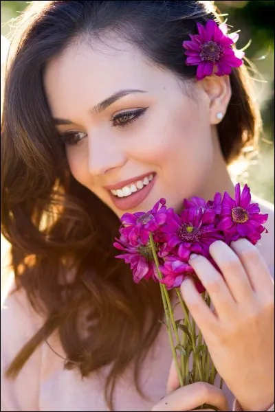 Quel est le métier de Lara ?