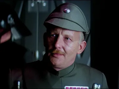 Dans l'épisode V, quel est le nom de l'amiral étranglé par Dark Vador pour avoir alerté les rebelles sur Hoth de la présence de l'Empire ?
