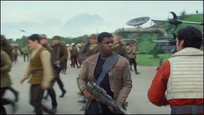 Dans l'épisode VII, sur quelle planète la résistance a-t-elle établi son Q.G. ?