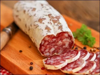 Tu préfères couper du saucisson avec...