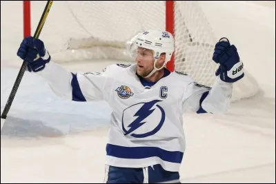 Quel est le numéro de Steven Stamkos ?