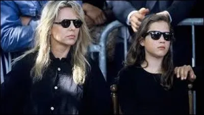 De quelle maladie meurt sa fille en 1997 ?