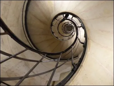 Dans quel monument peut-on admirer ces escaliers ?