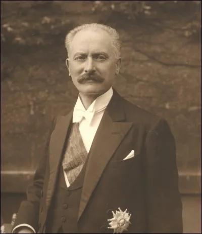 En quelle année Albert Lebrun est-il élu président de la République ?