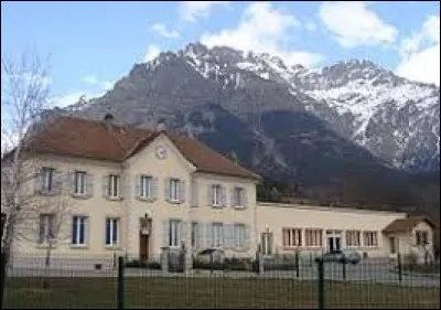 Commune des Hautes-Alpes, Les Costes se situe en région ...