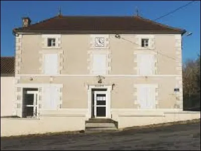 Luxé est un village Charentais situé en région ...