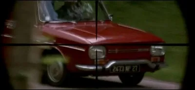 Nous distinguons ici une Renault 10 ...