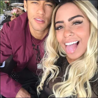 Comment s'appelle sa sœur ?