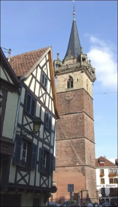 Dans quelle ville se trouve le campanile de la chapelle (Kappelturm) ?