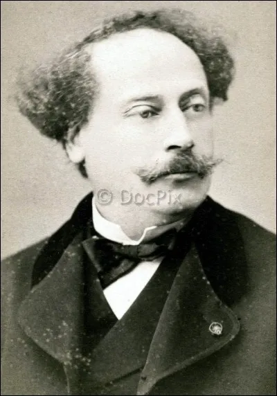 Alexandre Dumas fils a été élu à l'Académie française.