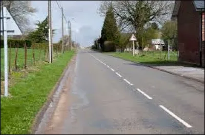 Nous partons maintenant dans les Hauts-de-France, à Bazentin. Petit village de 78 habitants, dans l'Amiénois, il se situe dans le département ...