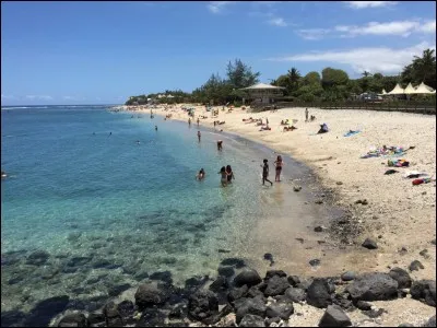 Cette plage, vous pouvez vous y baigner si vous allez...