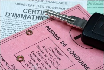 Est-ce que Jul a déjà eu une amende et une suspension de permis ?