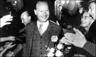 La Tchécoslovaquie connait la libéralisation du "Printemps de Prague". Quel homme politique en est l'initiateur ?