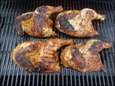 Comment se nomment ces fameux poulets grillés ?