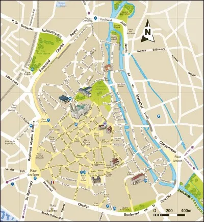 Quelle est cette ville célèbre par sa cathédrale qu'on aperçoit depuis la plaine de Beauce ?