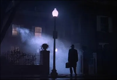 J'exerce un sacerdoce et l'illustration montre un segment spécialisé particulier de mes activités. Je dois savoir faire face à la détresse et à l'indicible. Quel est mon métier ?