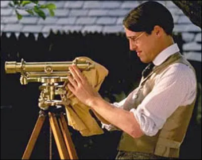 L'ustensile que j'utilise vous mettra sur la voie. Je suis venu au Pays de Galles, à la demande de mon administration, pour une mission précise, qui fait appel aux calculs. Quel est mon métier ?