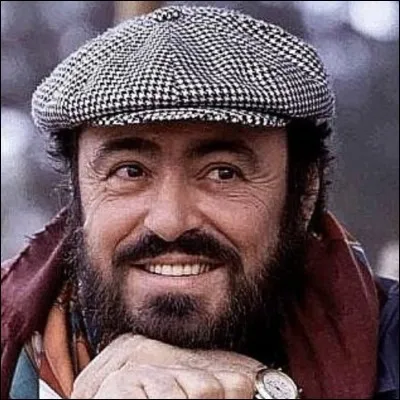 Quel est le type de voix de Luciano Pavarotti ?