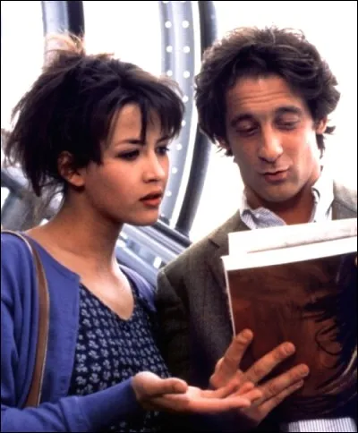 "- C'est qui Crêpe ? - c'est notre femme de ménage, elle s'appelle Suzette." Dans quel film Valentine donne-t-elle cette réplique à une colocataire ?