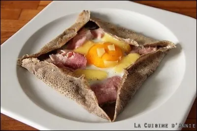Et voici la galette de sarrasin, complète, avec :