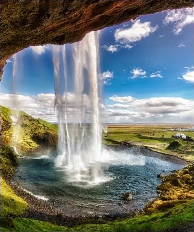 En Amérique du Sud, le lac Titicaca se déverse-t-il dans le lac Poopó ?