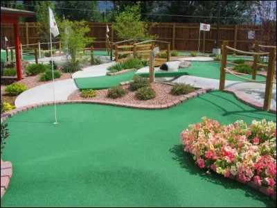 Poursuivons la visite, cette partie du terrain est...