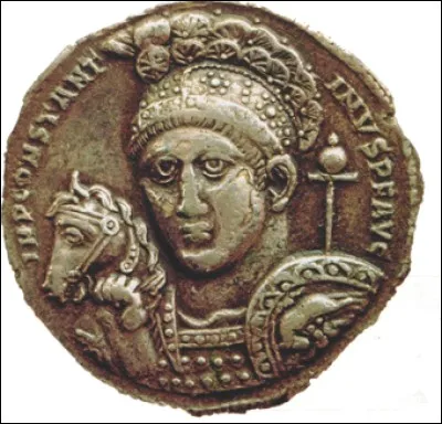 Quel nom porte l'édit, promulgué le 13 juin 313, par Constantin ?