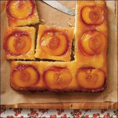 Quel fruit recouvre ce gâteau renversé ?