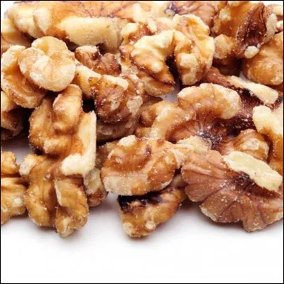 Quel fruit à coque est utilisé lors de la cuisson du pain de bananes ?