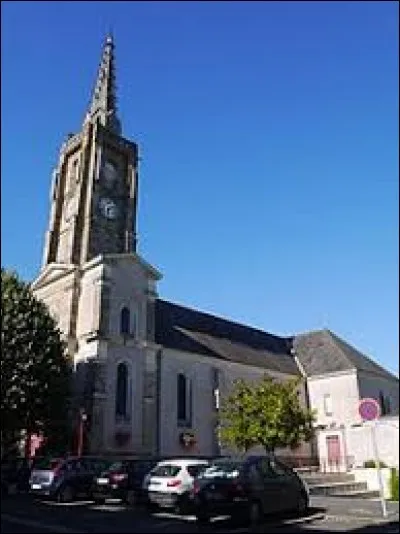 Vous avez sur cette image l'église Saint-Denis de Mauves-sur-Loire. Commune des Pays-de-la-Loire, elle se situe dans le département ...