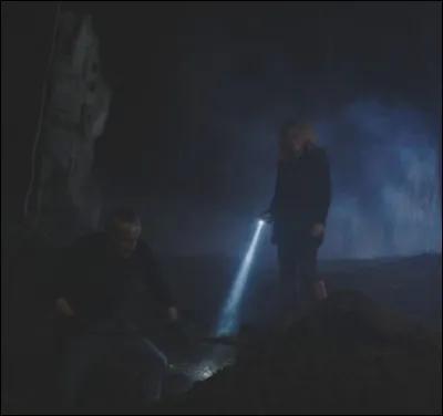 Dans la saison 13, Alice tente de trouver des réponses à ses réminiscences, quelqu'un est mort dans son passé. Quand cela s'était-il passé ?