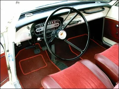 C'est celui d'une Ford Taunus ...