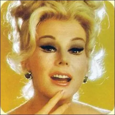 Dans quelle s&eacute;rie joue cette actrice ?