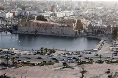 A quelle distance des côtes d'Afrique Malte se trouve-t-elle ?