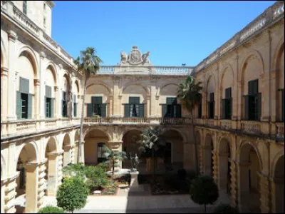 Quand Malte est-elle devenue un Etat indépendant ?