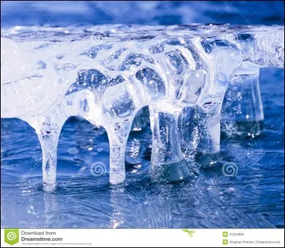 Le vampire ne peut pas se voir dans...