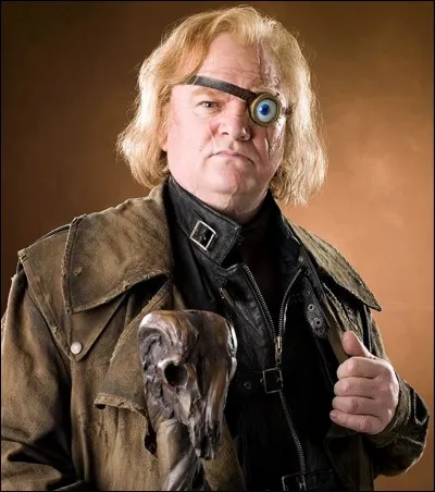 Le professeur Maugrey enseigne...