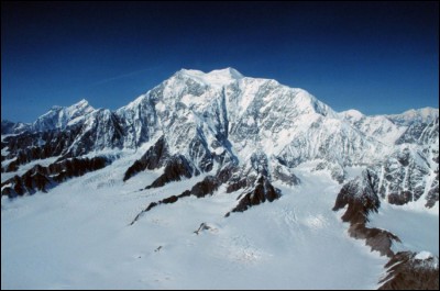 Le mont Logan est l'un des plus hauts sommets d'Amérique du nord. Où se trouve-t-il ?