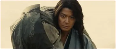 À la fin du film, où Kenshin gît-il, inconscient ?