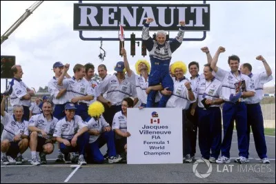 L'écurie Williams-Renault est également championne avec huit victoires, les sept de Villeneuve ajoutées à celle obtenue par Frentzen, au Grand Prix de Saint-Marin.