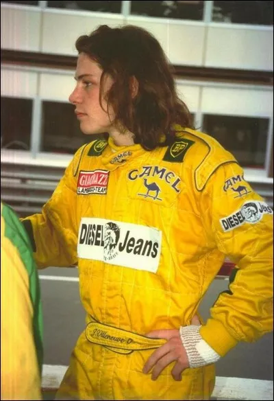 Après ses années de formation en F-3, en Italie et au Japon (vice-champion) puis, l'équivalent en Amérique, avec la Formule Atlantique (recrue de l'année), l'attente d'un volant de qualité n'est pour lui qu'une question de temps.