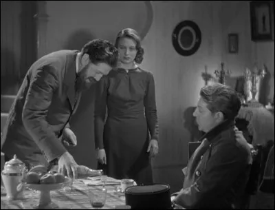 "Le Quai des brumes" est l'adaptation d'un roman de Pierre Mac Orlan. Qui en le réalisateur ?