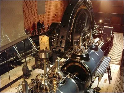 Quel inventeur doit sa renommée à l'invention de la machine à vapeur ?