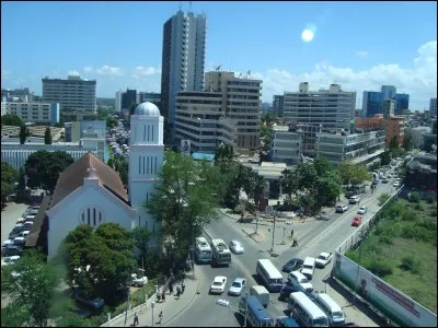 Mbuji-Mayi se situe en/au :